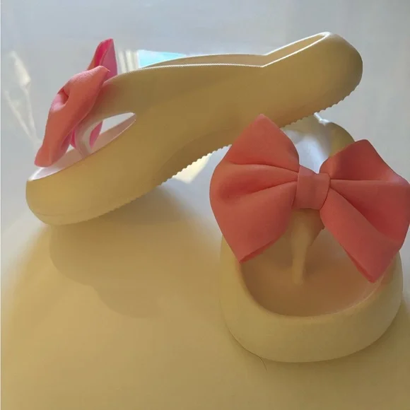 SHEIN Pink Bow Women's Slippers - Picture 3 of 7